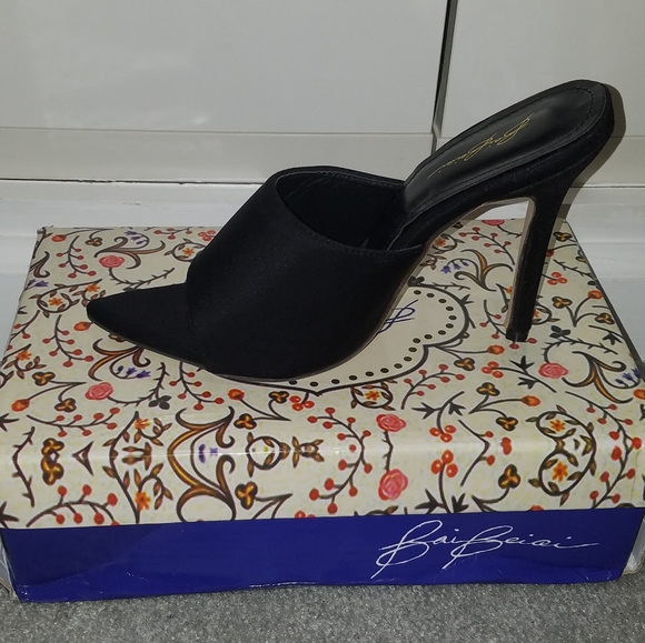 Mules - Picture 2 of 3